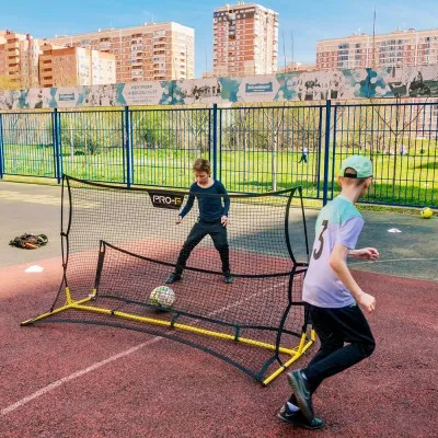 Групповая тренировка в футбольной школе для детей, фото 3