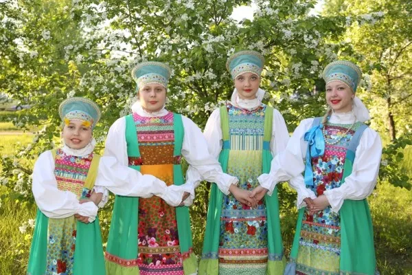 Образцовый фольклорный ансамбль «Дивно», средняя группа
