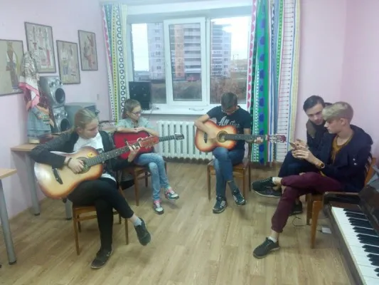 Школа исполнителей гитарной песни