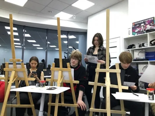 Лицей. Дизайнер.