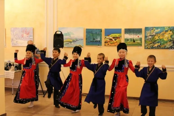 Хореографический ансамбль «Гэсэр» (средняя группа)