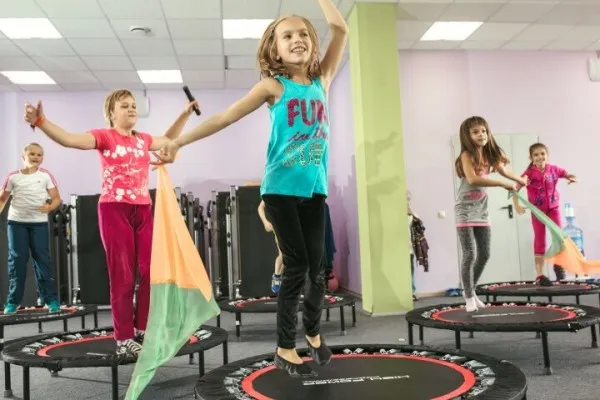 JUMPING KIDS