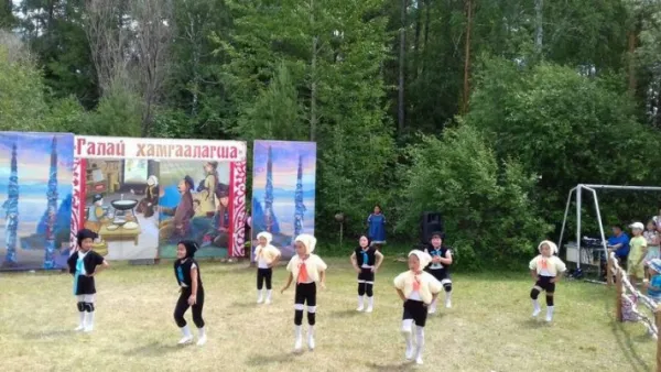 Хореографический ансамбль «Гэсэр» (младшая группа)