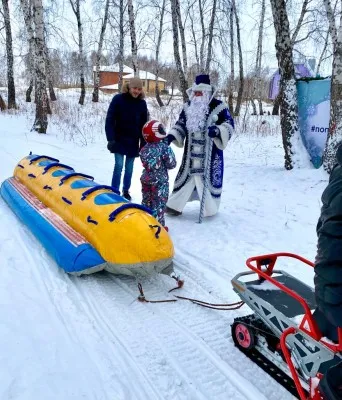 Встреча с Дедом Морозом в лесу «верхом на ракете»