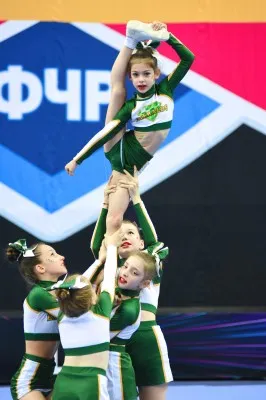 Школа по чирлидингу и чир-спорту "EMERALDS"