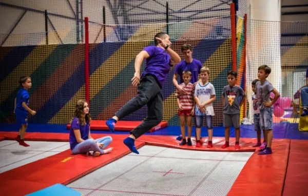 Батутый парк AIR JUMP