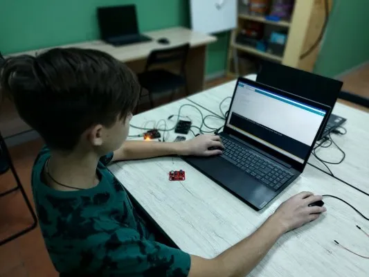 Программирование на СИ++, схемотехника